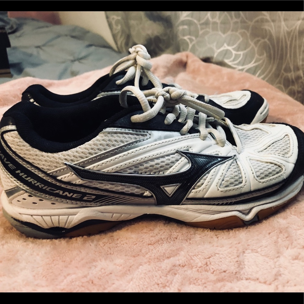 Volleyball shoes